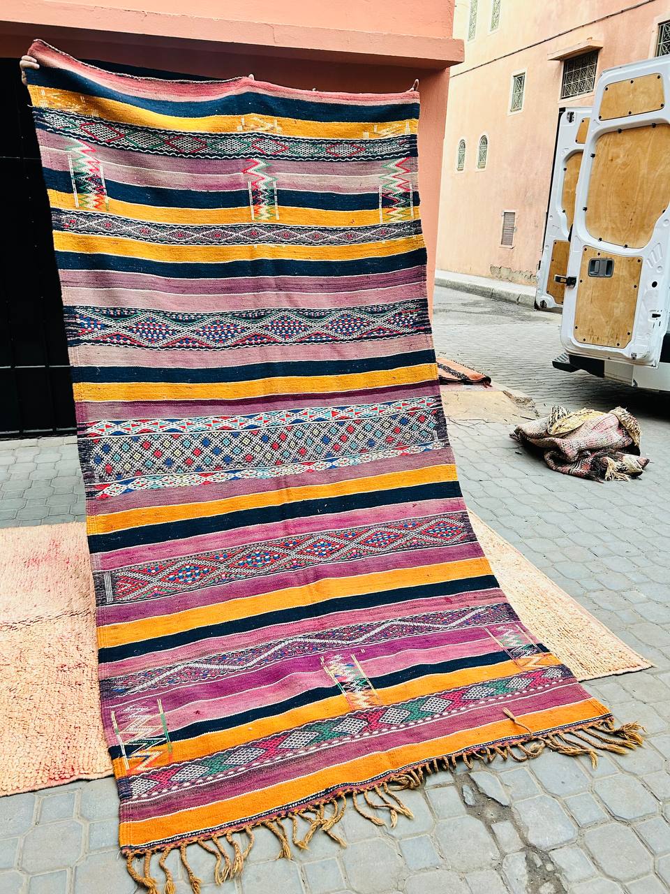 Tapis Azrou Traditionnel – 2,90 x 1,52 m – Artisanat Marocain, Tissé à la Main
