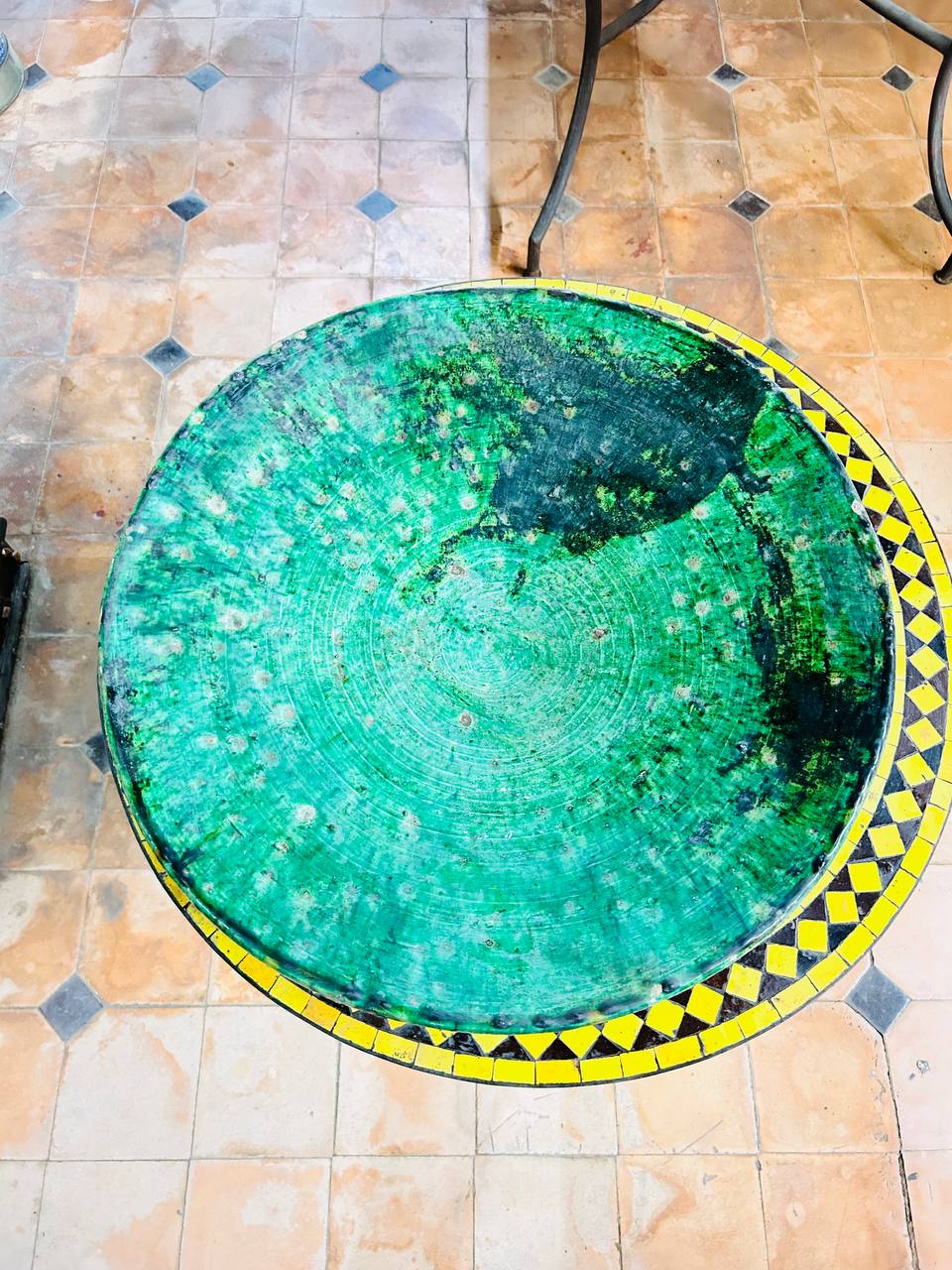 Grande Assiette Artisanale en Céramique Verte de Tamegroute - 60 cm - Pièce Unique