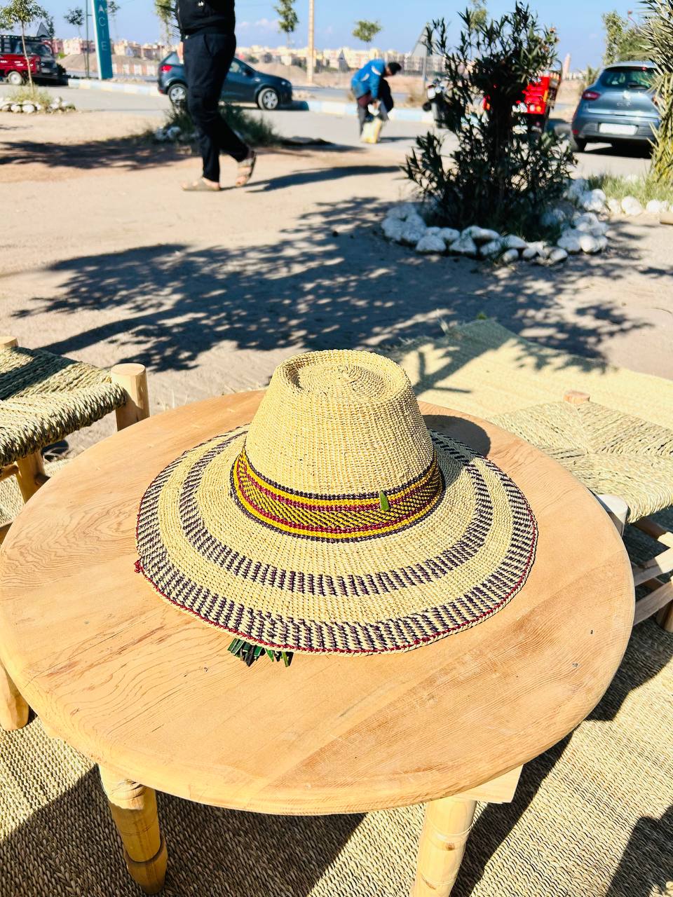 Chapeau Traditionnel de Mali en Paille – Artisanal et Coloré